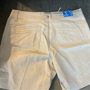 Size 10 Cabo women’s short. Brand new w/tags